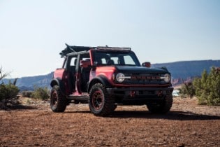 Custom Bronco four-door Outer Banks™ series 